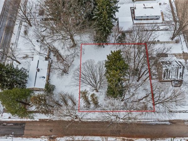 Burbank Avenue, Akron, OH 44305