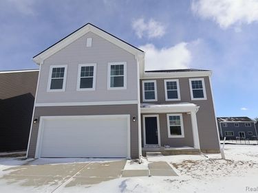 372 Edge Brook Drive, Holly Twp, MI 48442