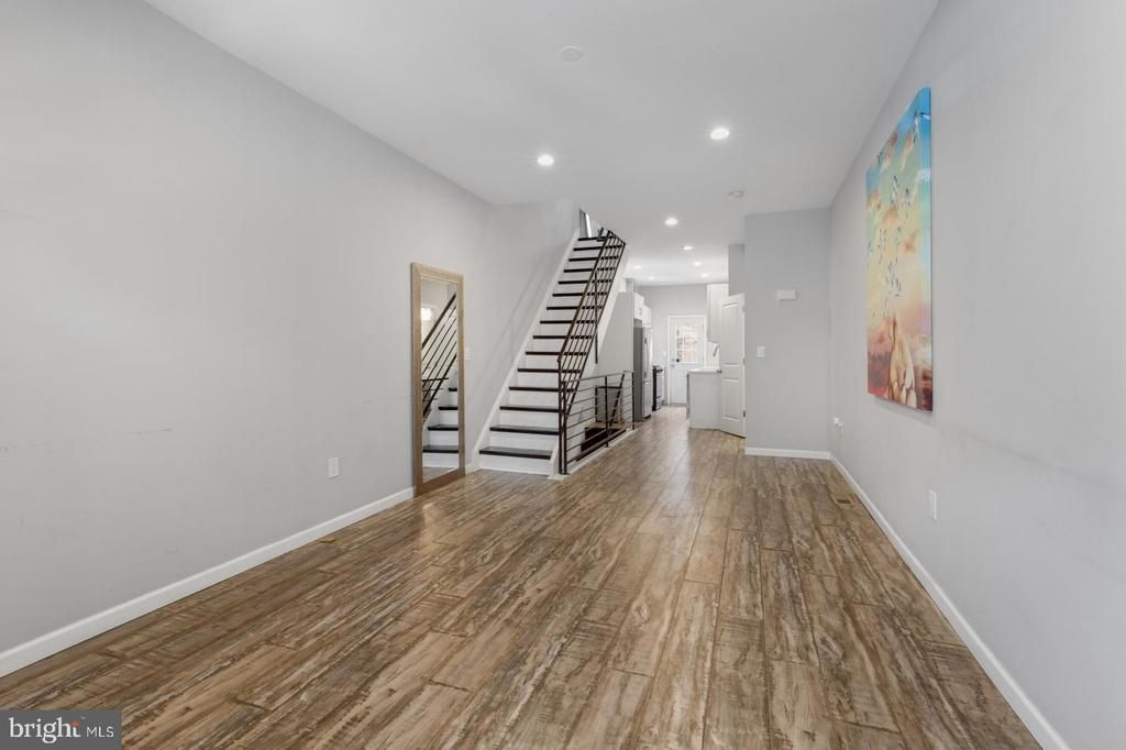 2208 S 5th Street, Philadelphia, PA 19148 Main Photo