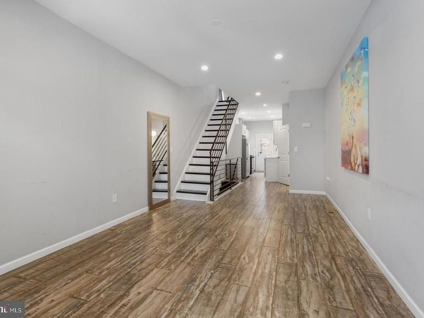 2208 S 5th Street, Philadelphia, PA 19148 Main Photo