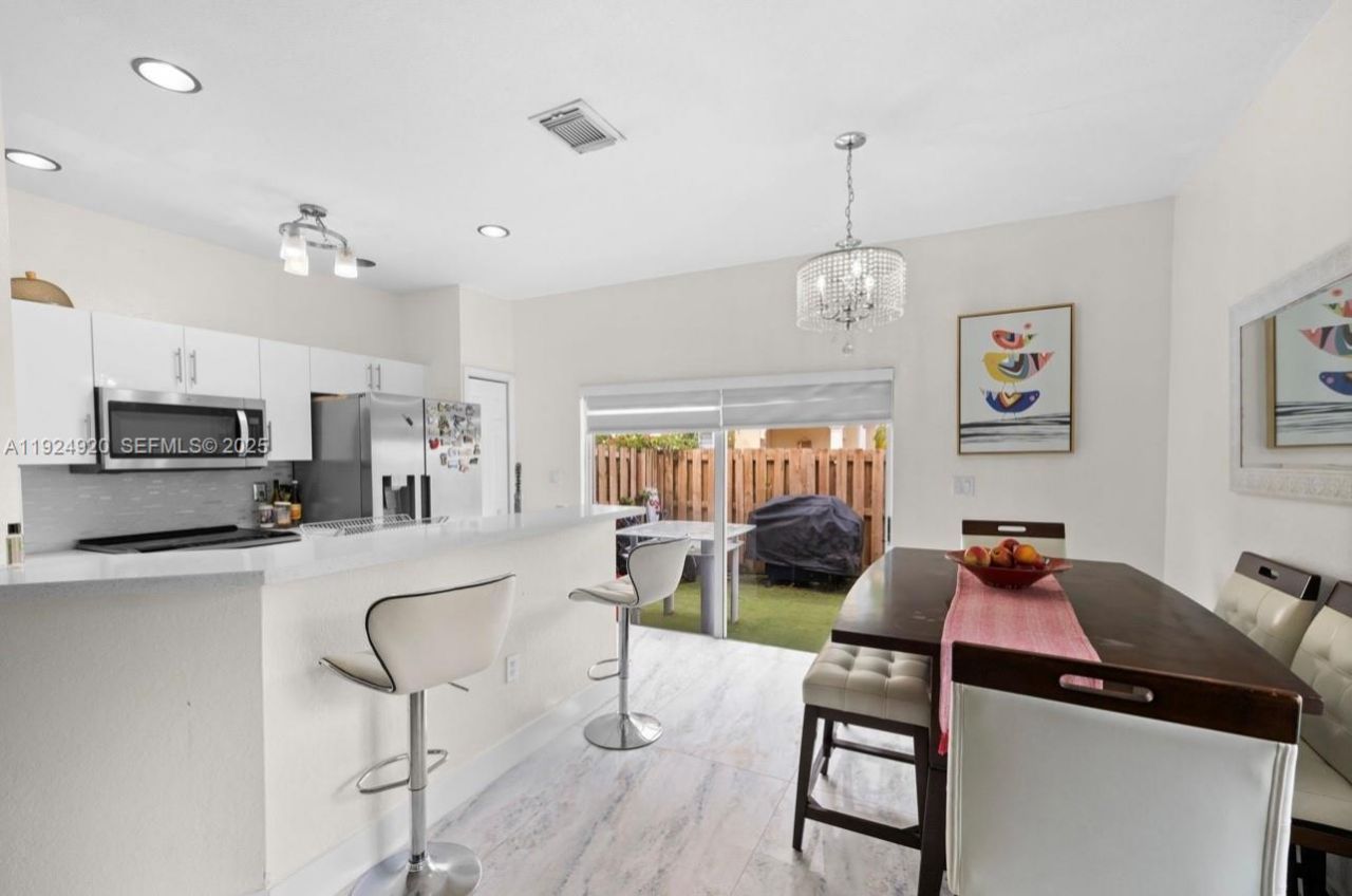 8362 NW 107th Ct, Unit 7-24, Doral, FL 33178 Photo