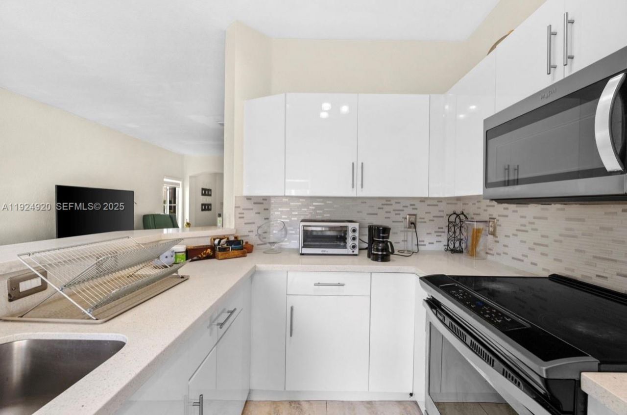 8362 NW 107th Ct, Unit 7-24, Doral, FL 33178 Photo