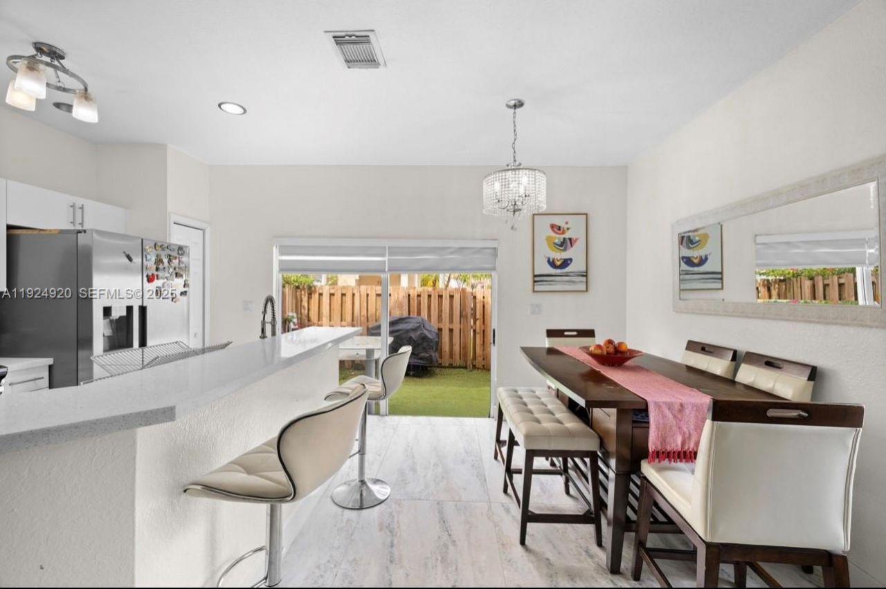 8362 NW 107th Ct, Unit 7-24, Doral, FL 33178 Photo