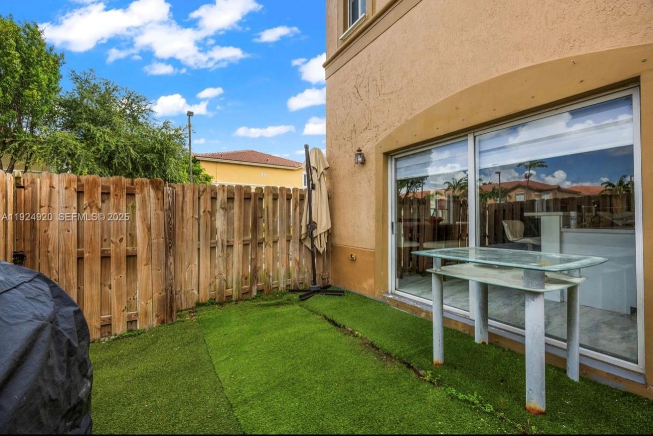 8362 NW 107th Ct, Unit 7-24, Doral, FL 33178 Photo