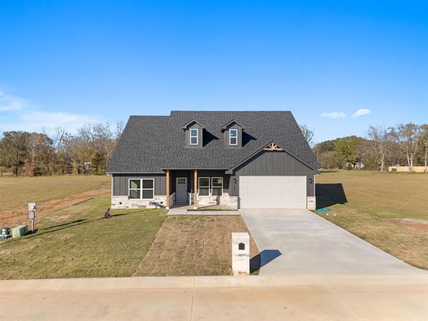 105 W Teal Drive, Troup, TX 75785