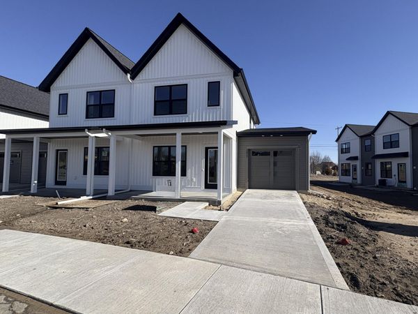 2827 Foxglove Lane, Kentwood, MI 49512