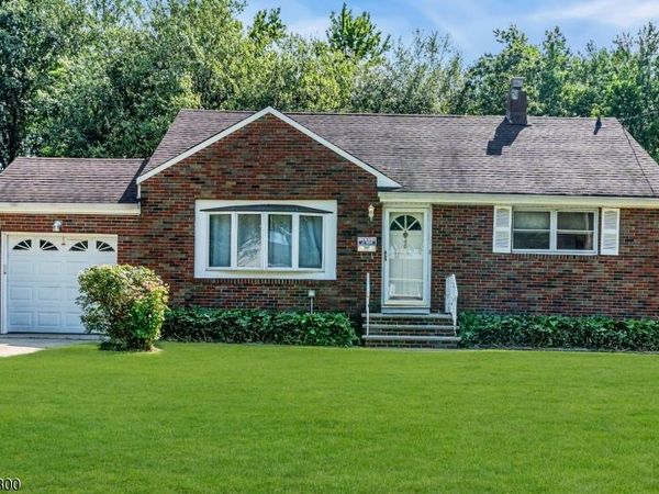 46 Parkview Dr, Hazlet, NJ 07730