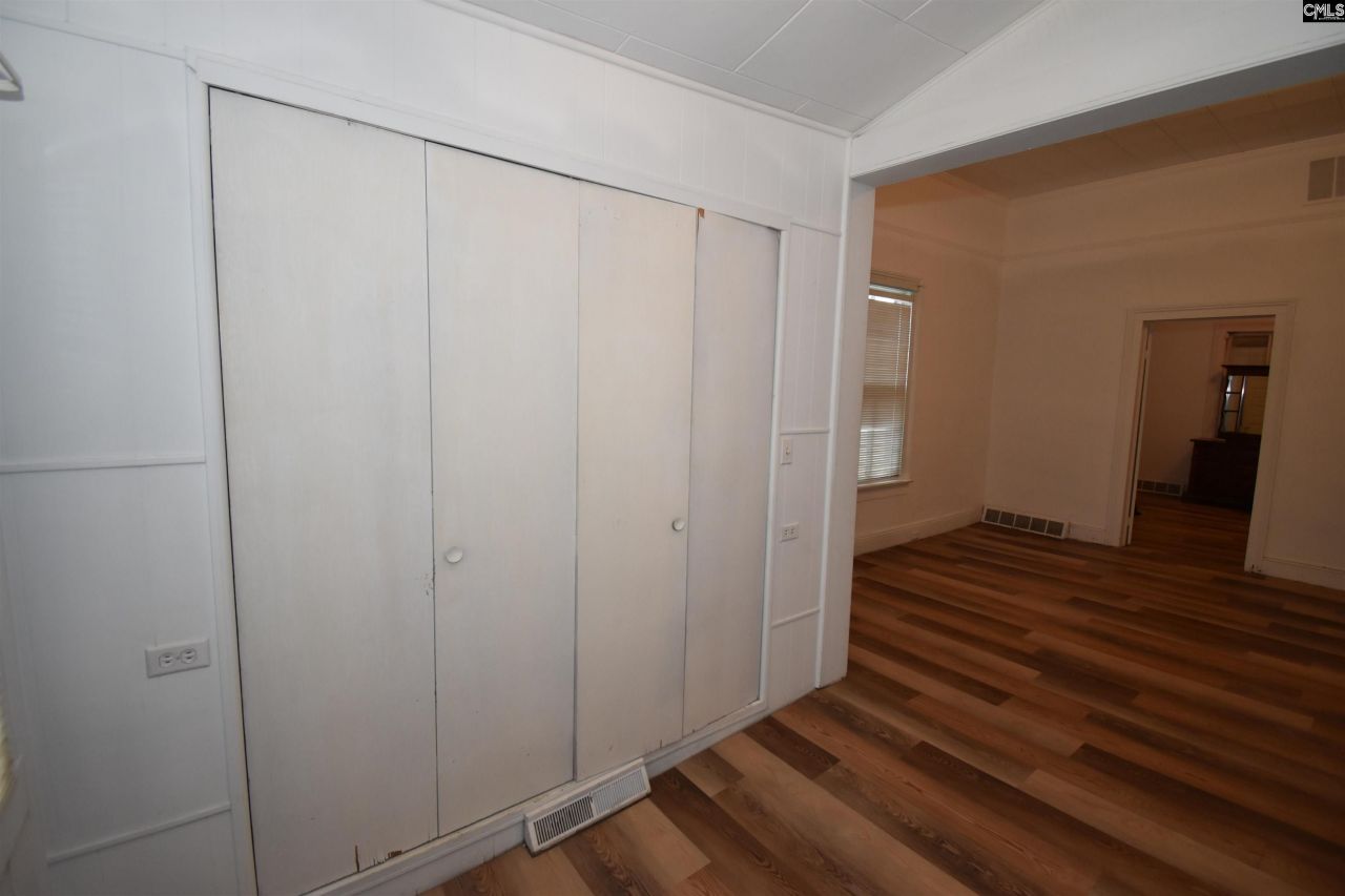 1917 Old Hopkins Road Photo 10