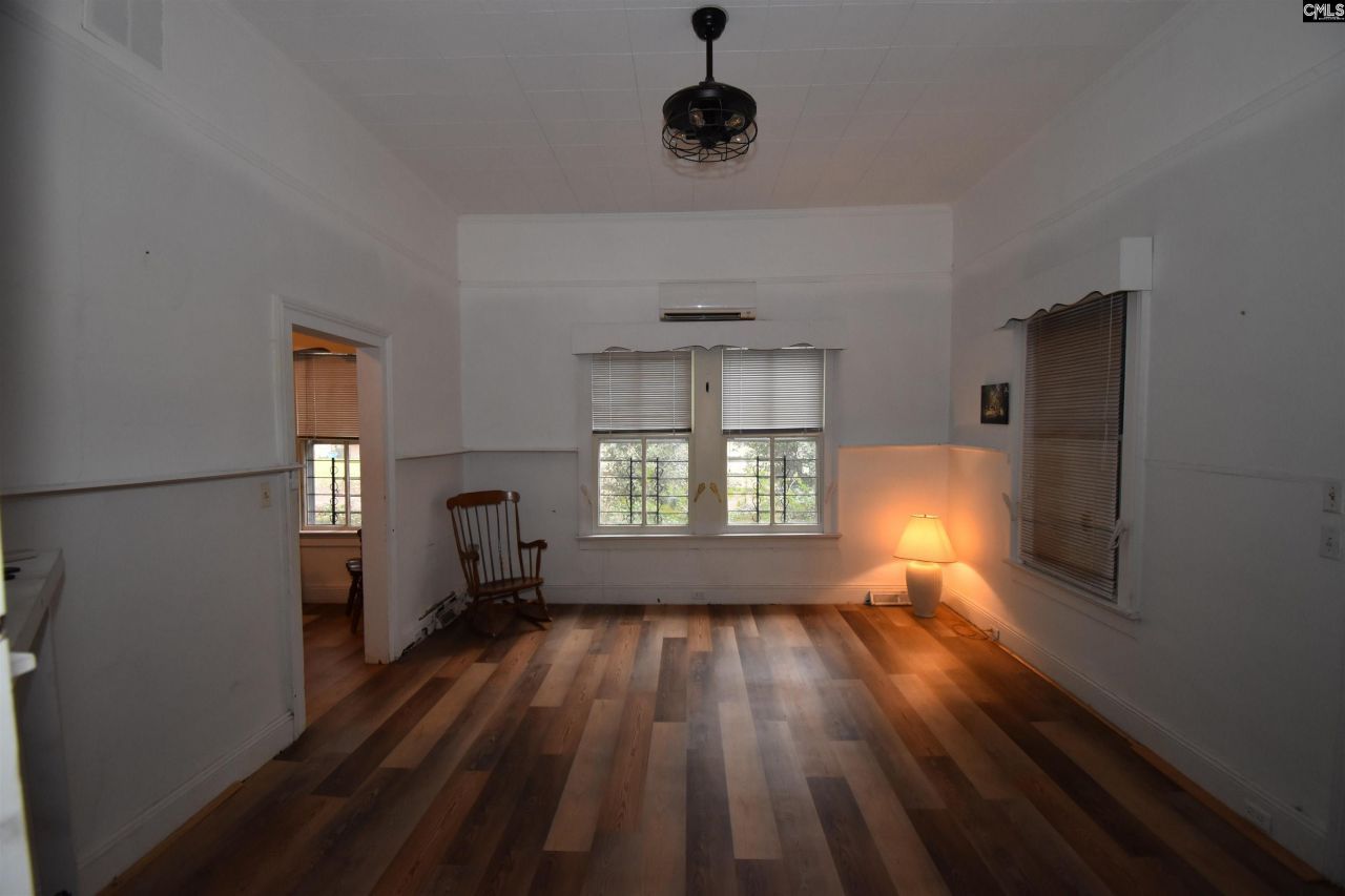 1917 Old Hopkins Road Photo 16