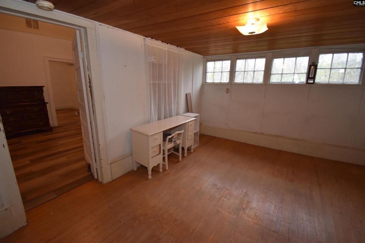 1917 Old Hopkins Road Photo 35