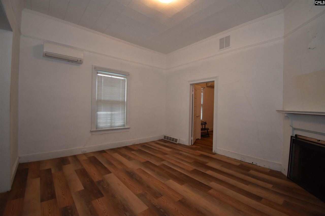 1917 Old Hopkins Road Photo 44