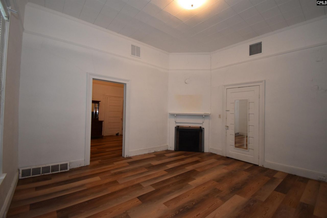 1917 Old Hopkins Road Photo 45