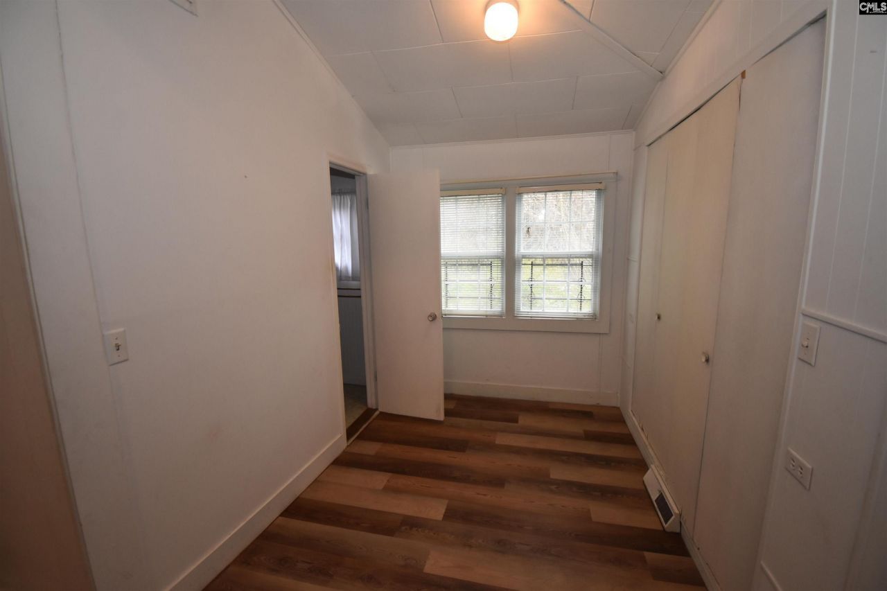 1917 Old Hopkins Road Photo 9