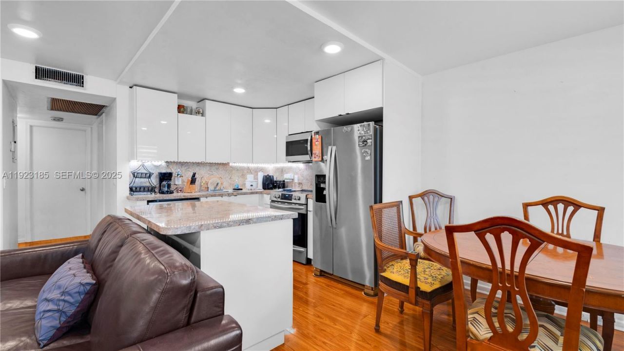 551 SW 135th Ave, Unit 208B, Pembroke Pines, FL 33027 Photo