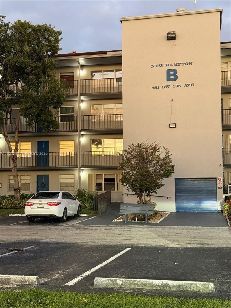 551 SW 135th Ave, Unit 208B, Pembroke Pines, FL 33027 Photo