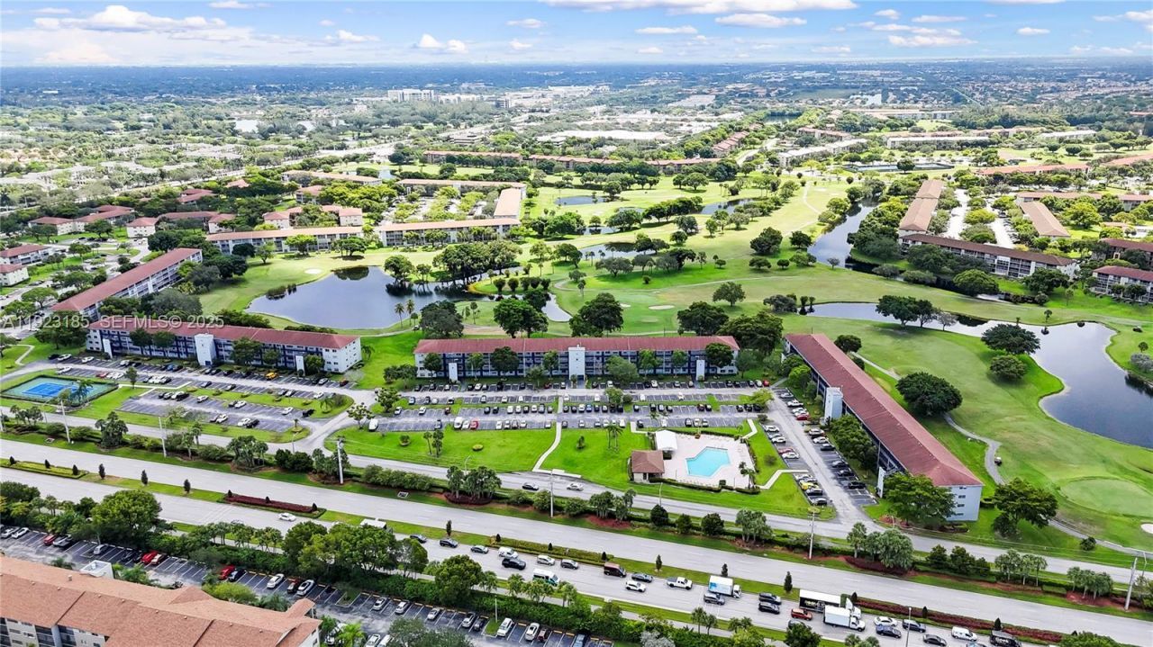 551 SW 135th Ave, Unit 208B, Pembroke Pines, FL 33027 Photo