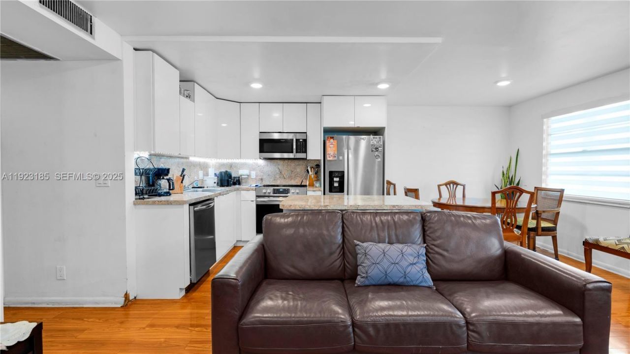 551 SW 135th Ave, Unit 208B, Pembroke Pines, FL 33027 Photo