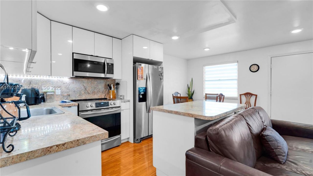 551 SW 135th Ave, Unit 208B, Pembroke Pines, FL 33027 Photo