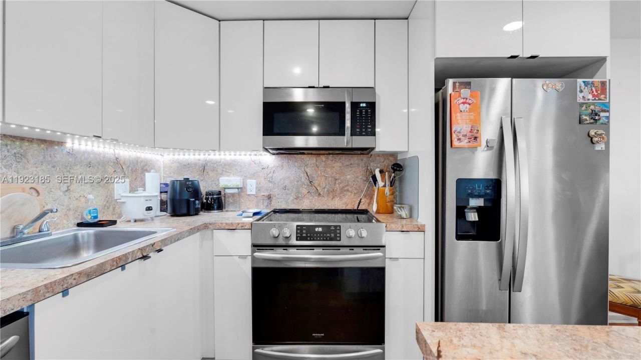 551 SW 135th Ave, Unit 208B, Pembroke Pines, FL 33027 Photo