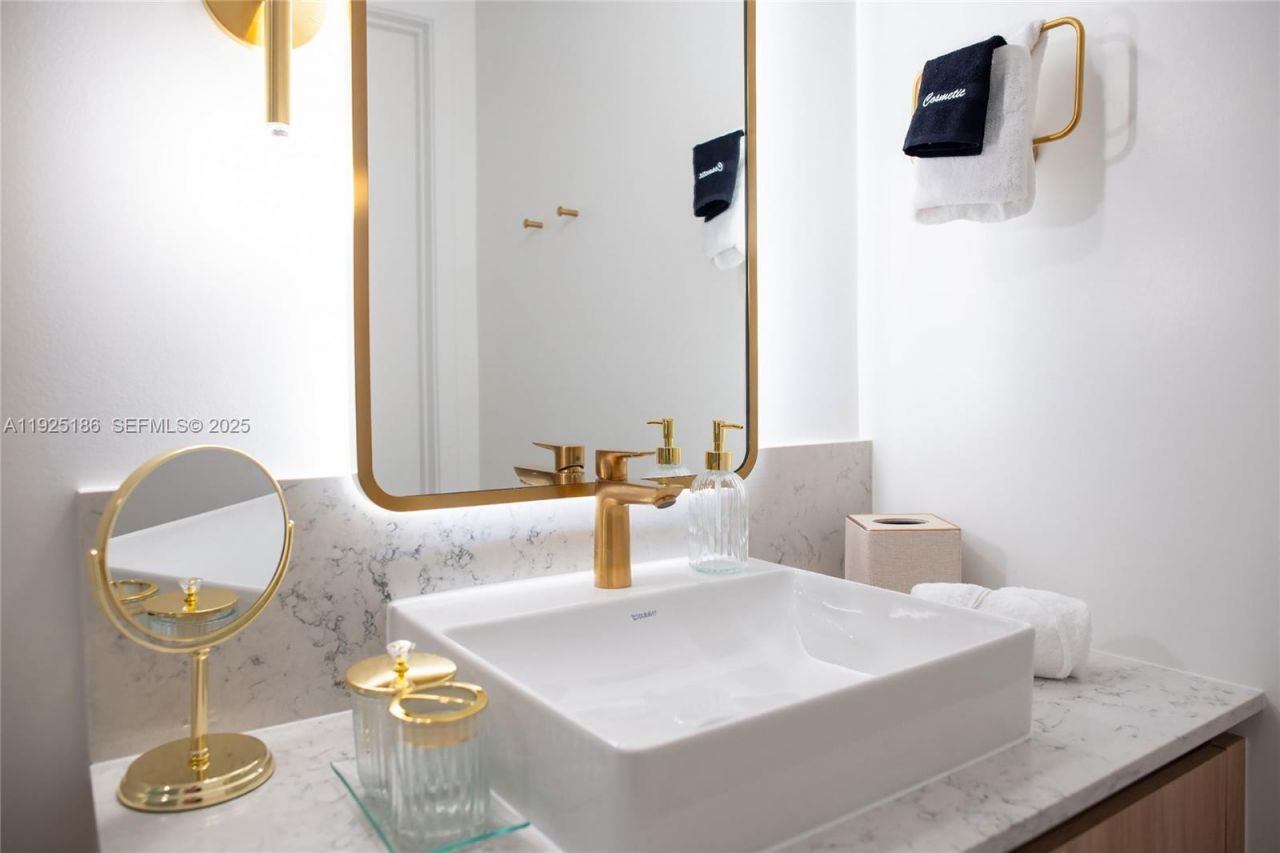 601 NE 1st Av, Unit 3401, Miami, FL 33132 Photo