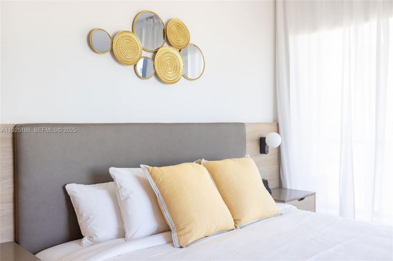 601 NE 1st Av, Unit 3401, Miami, FL 33132 Photo