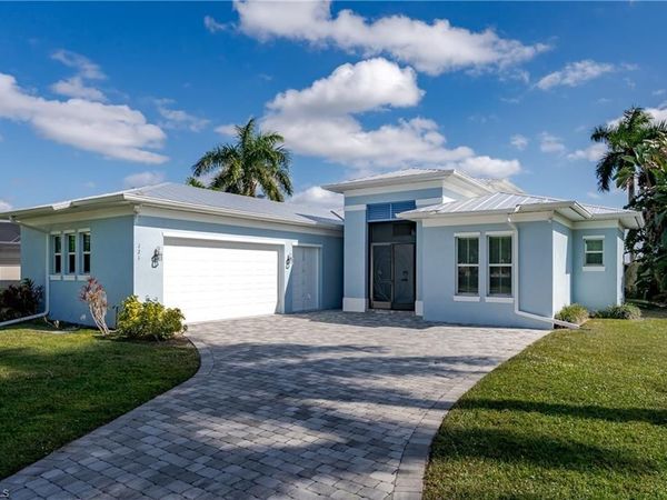 121 Newport DR, NAPLES, FL 34114