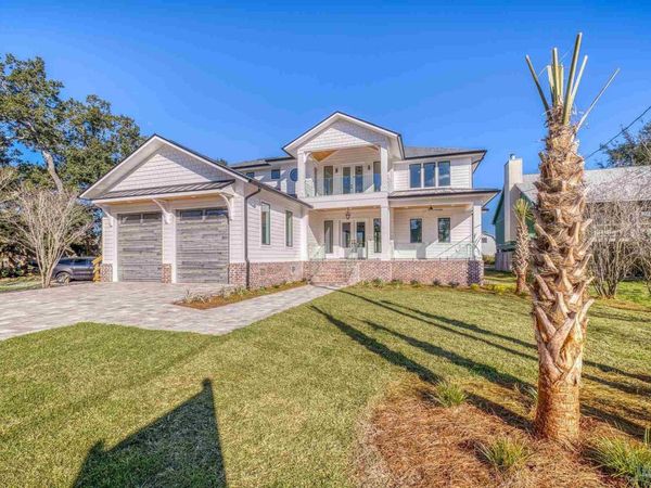3202 Bay St, Gulf Breeze, FL 32563