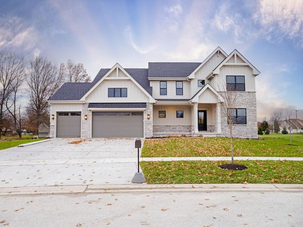 7482 E 116th Avenue, Crown Point, IN 46307