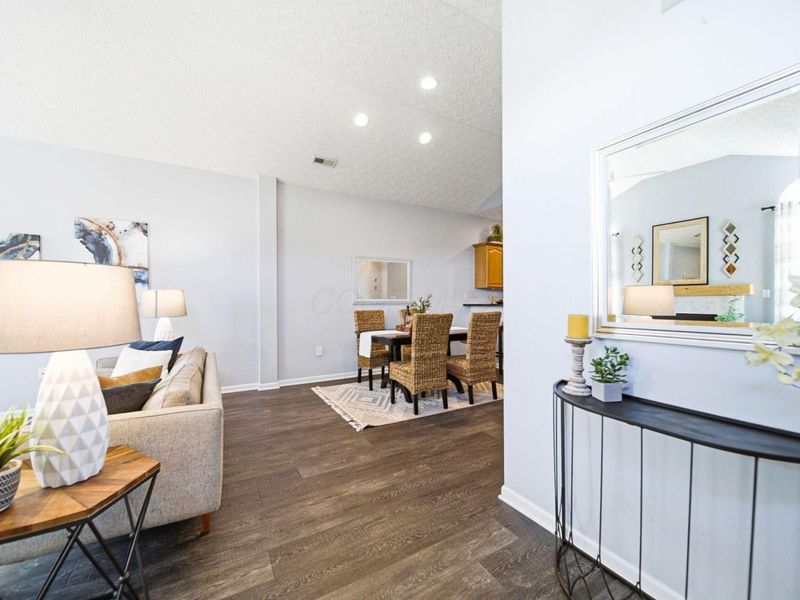 1393 Cascade Drive, Unit 19, Grove City, OH 43123 Photo 3