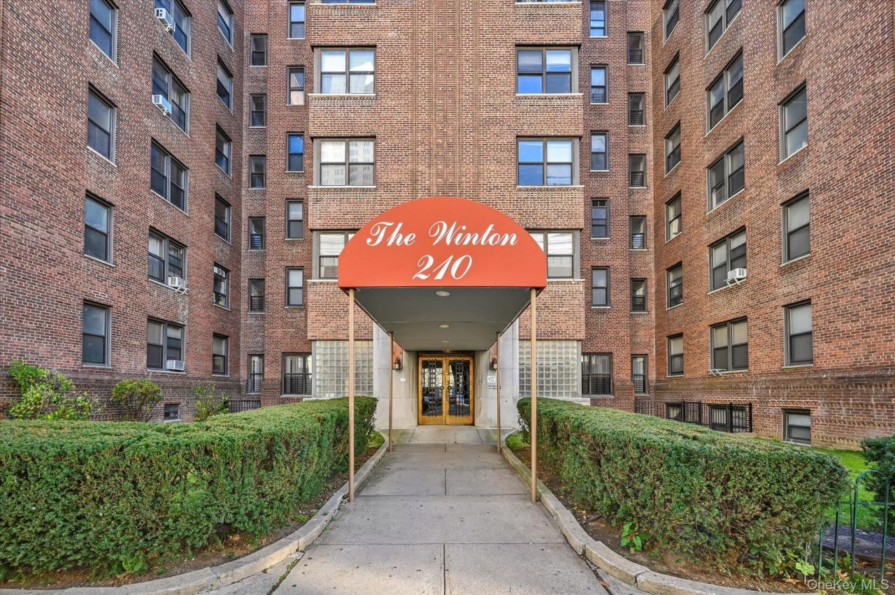 210 Martine Avenue, Unit 6M, White Plains, NY 10601 Main Photo