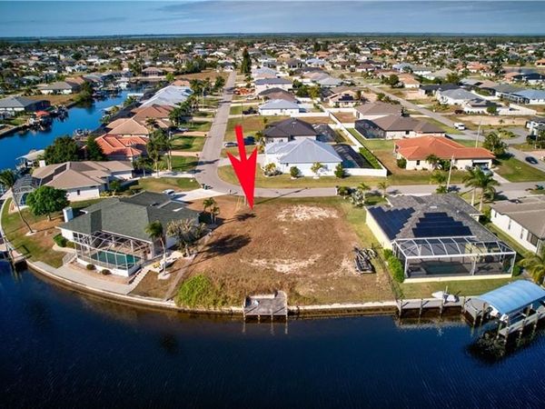 221 NW 33rd AVE, CAPE CORAL, FL 33993