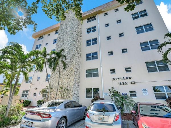 1830 Dixieanna St, Unit 506, Hollywood, FL 33020