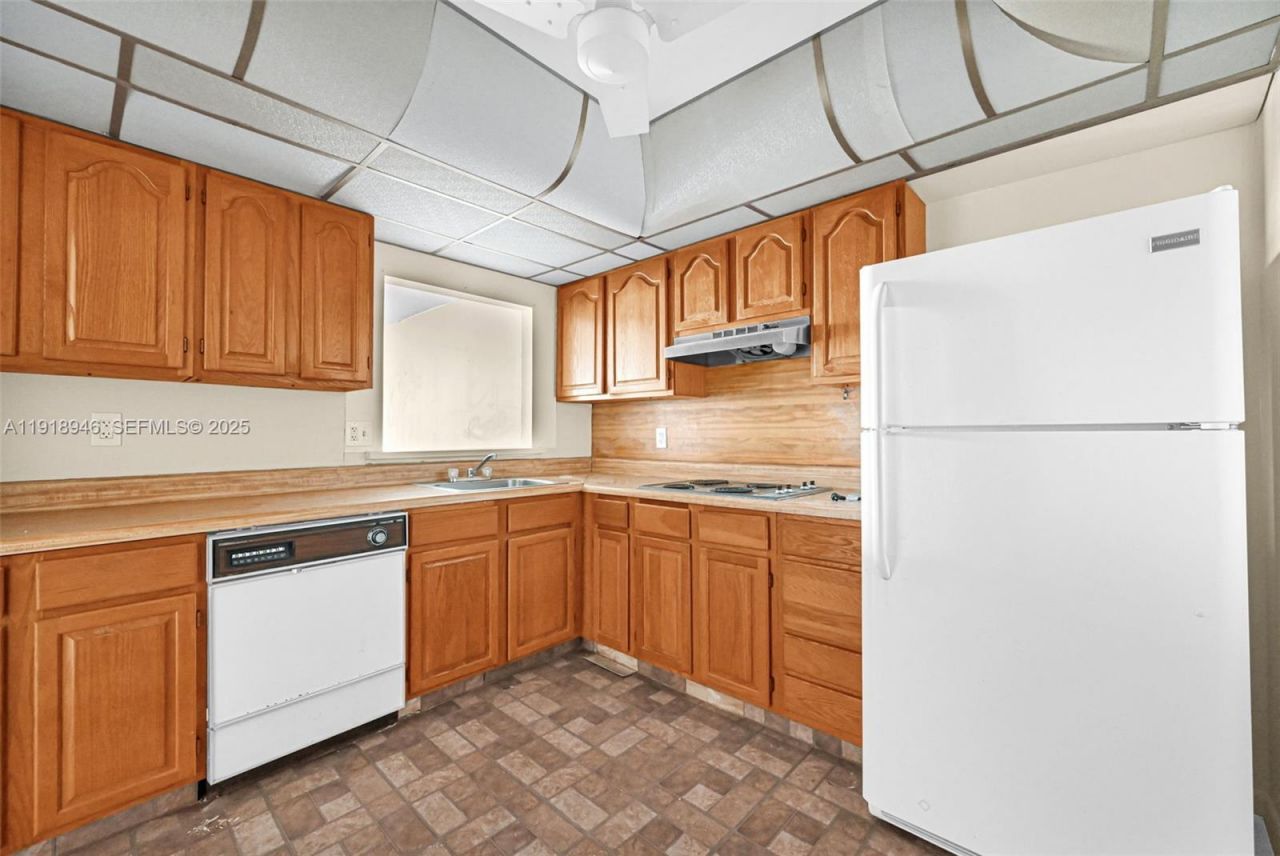 1830 Dixieanna St, Unit 506, Hollywood, FL 33020 Photo