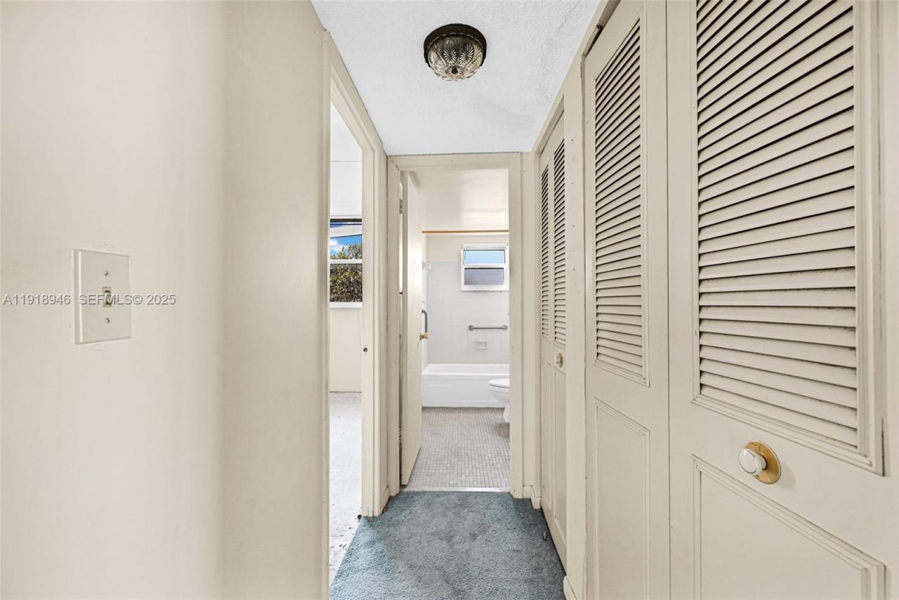 1830 Dixieanna St, Unit 506, Hollywood, FL 33020 Photo