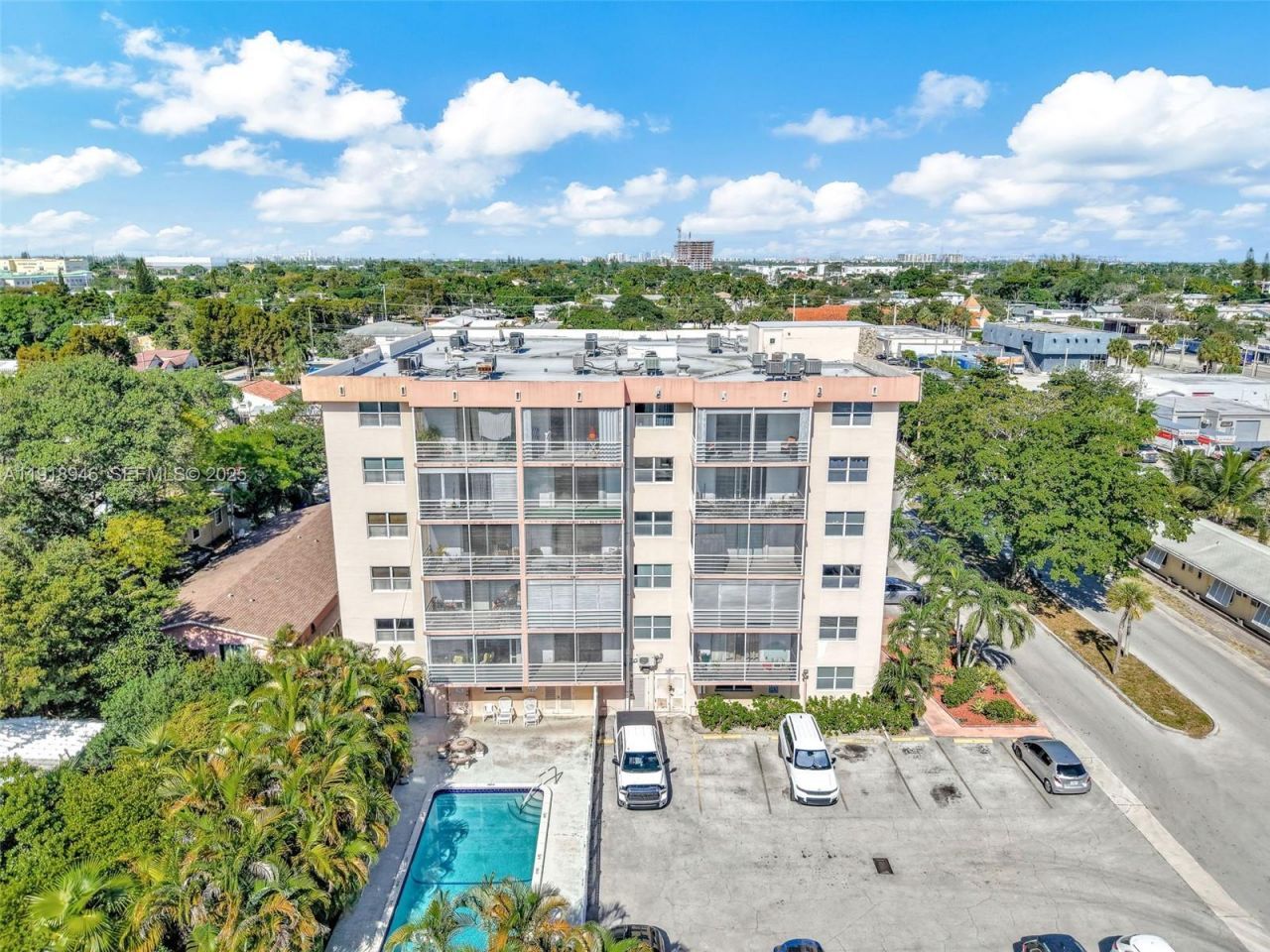 1830 Dixieanna St, Unit 506, Hollywood, FL 33020 Photo