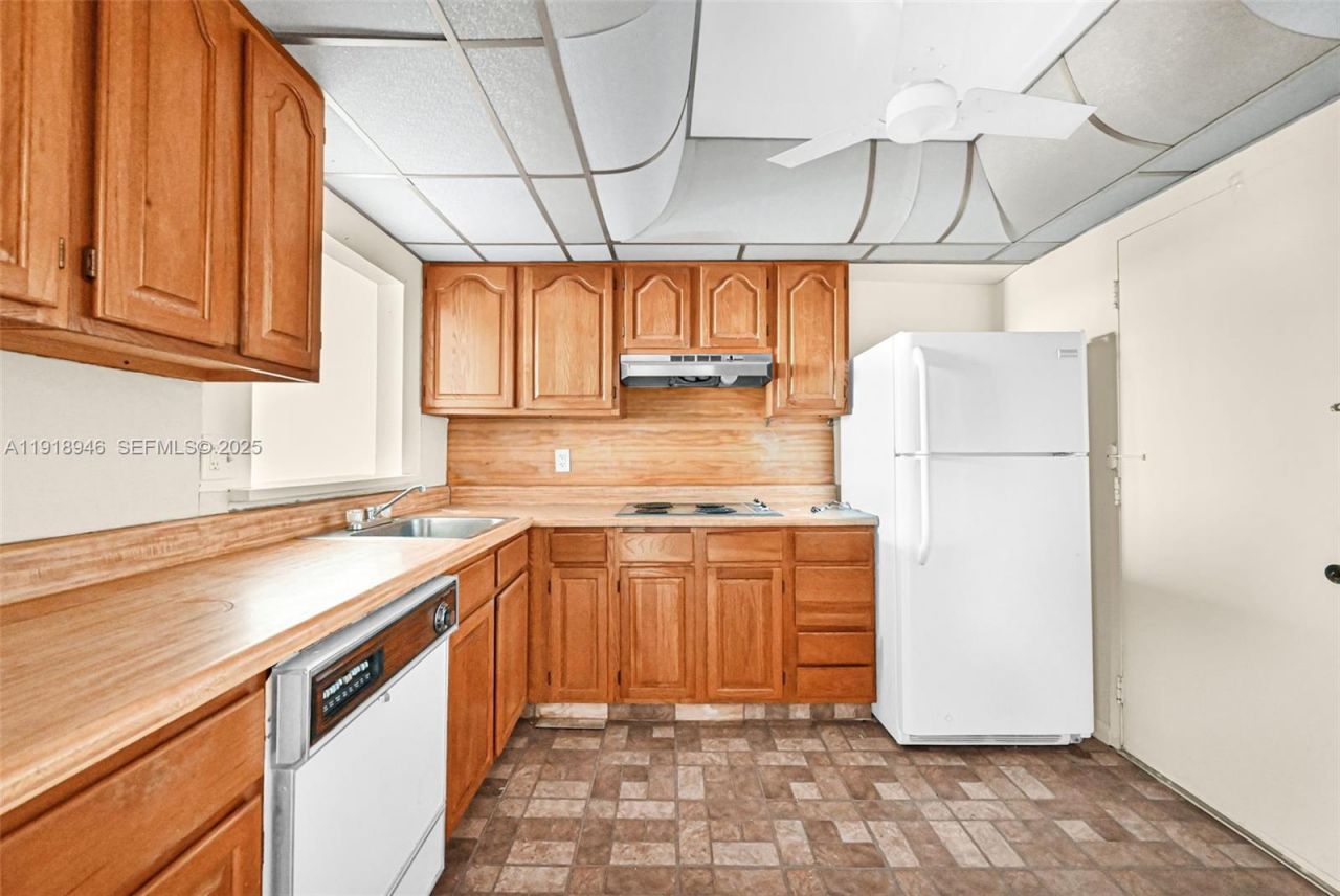 1830 Dixieanna St, Unit 506, Hollywood, FL 33020 Photo