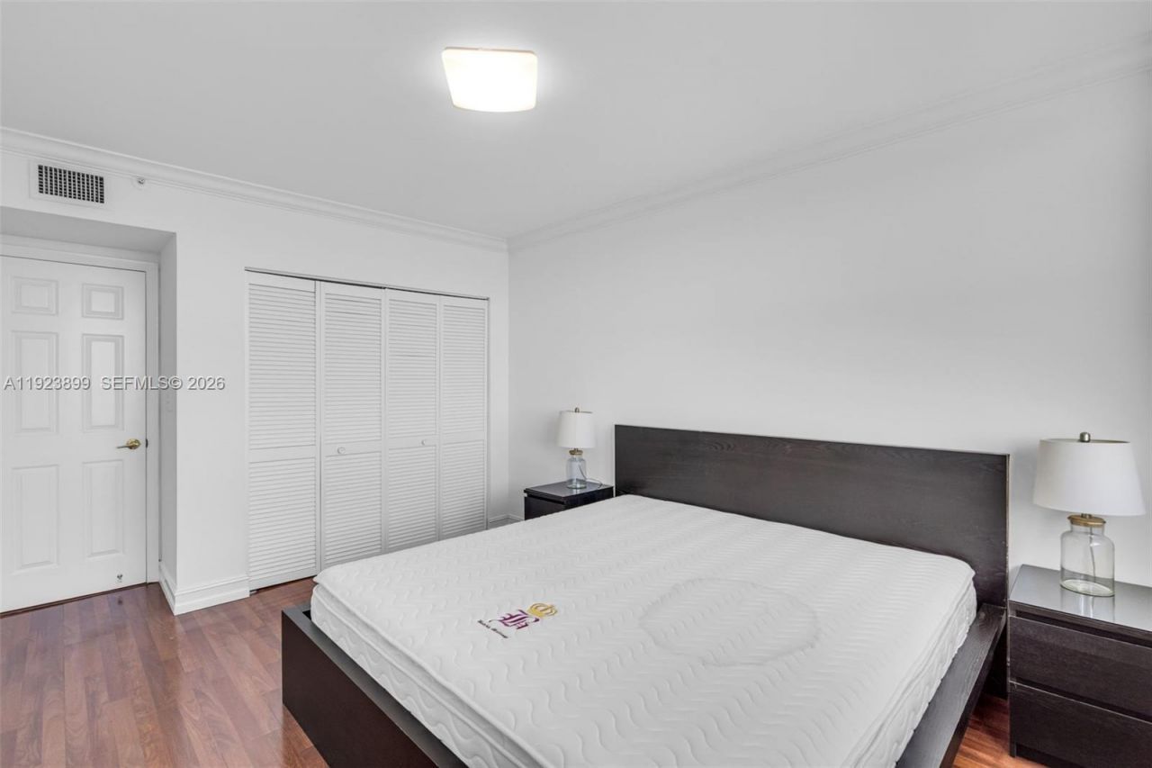 800 Claughton Island Dr, Unit 1202, Miami, FL 33131 Photo