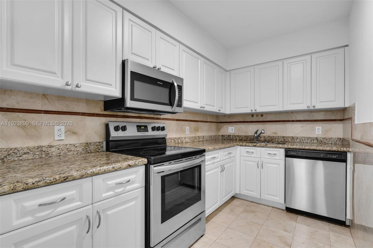 800 Claughton Island Dr, Unit 1202, Miami, FL 33131 Photo