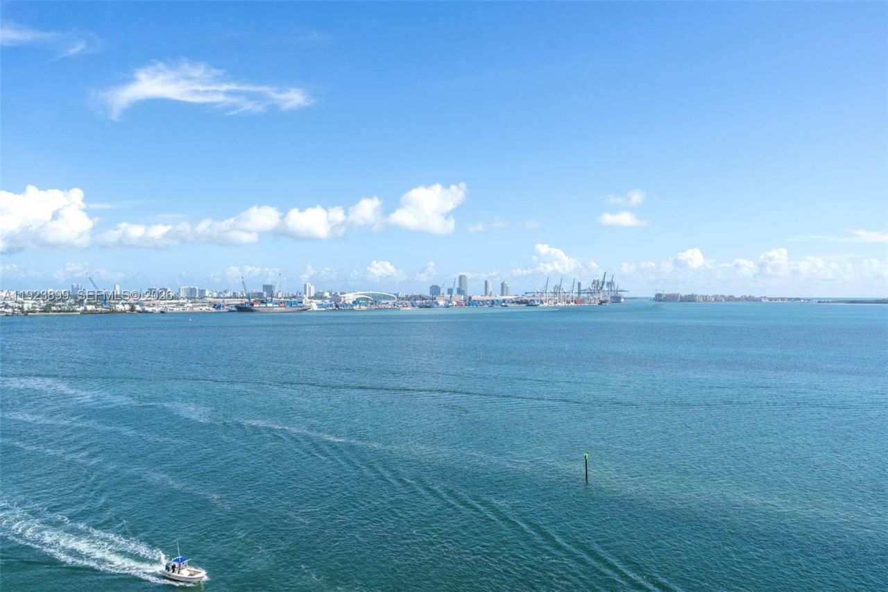 800 Claughton Island Dr, Unit 1202, Miami, FL 33131 Photo