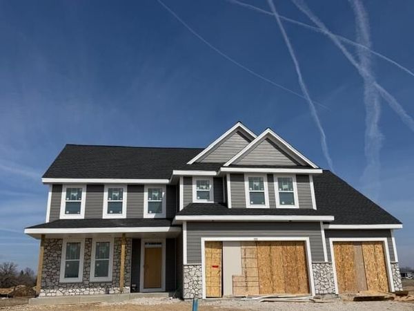 490 Talbots Woods DRIVE, Dousman, WI 53118