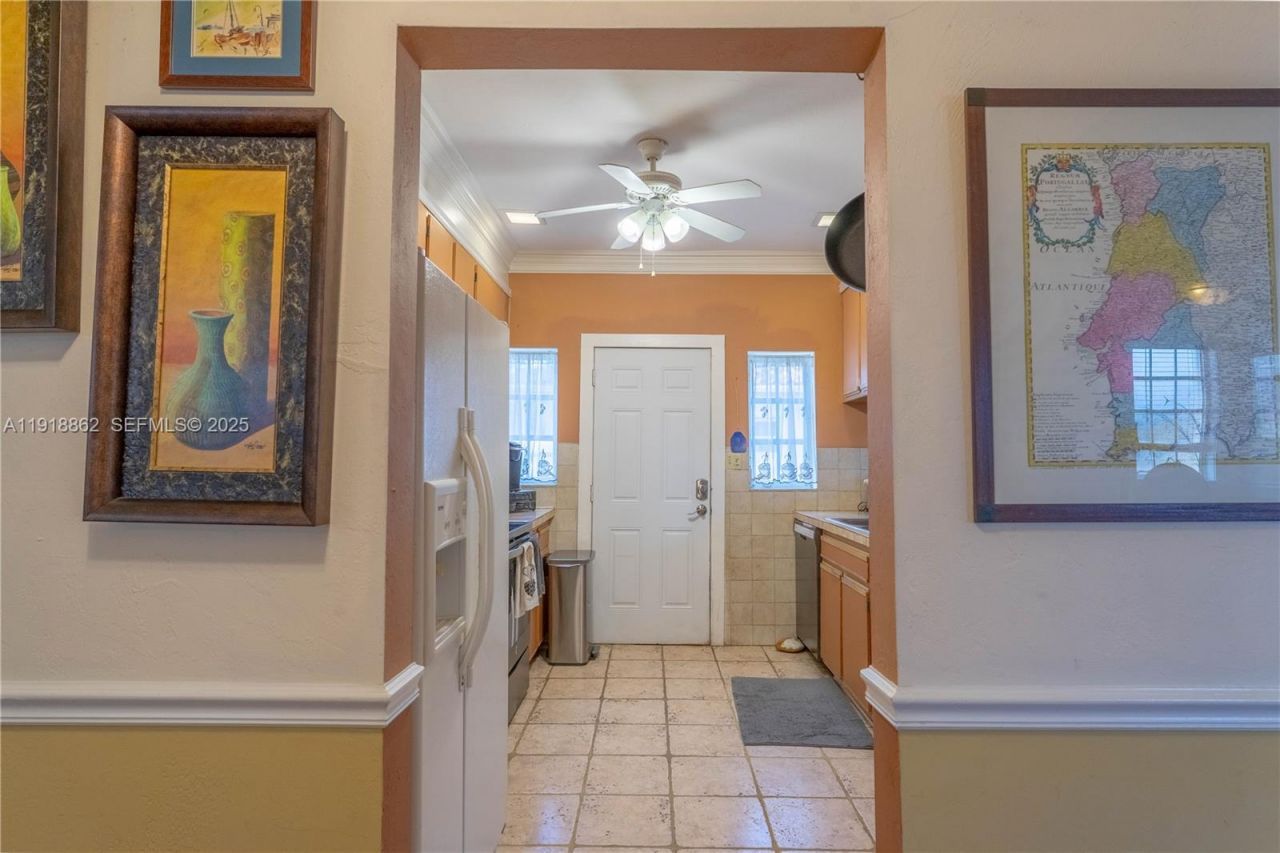 4250 SW 10th St, Miami, FL 33134 Photo