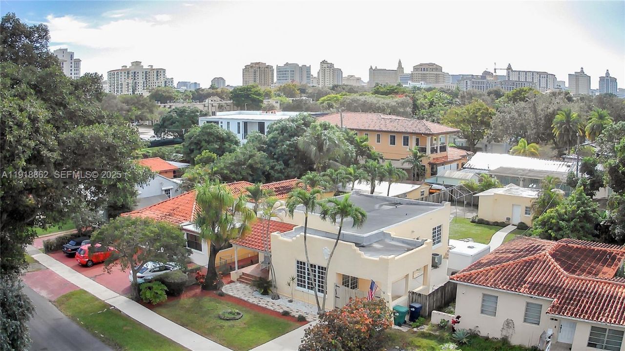 4250 SW 10th St, Miami, FL 33134 Photo