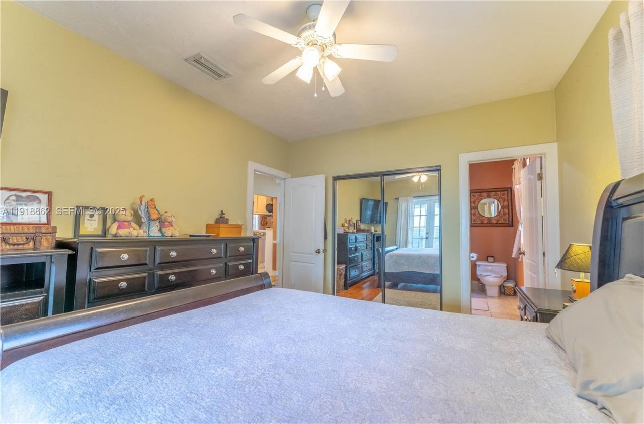 4250 SW 10th St, Miami, FL 33134 Photo