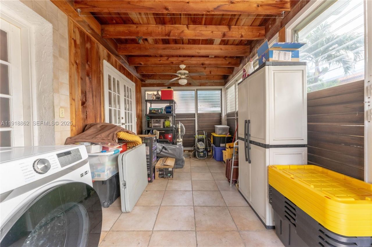 4250 SW 10th St, Miami, FL 33134 Photo