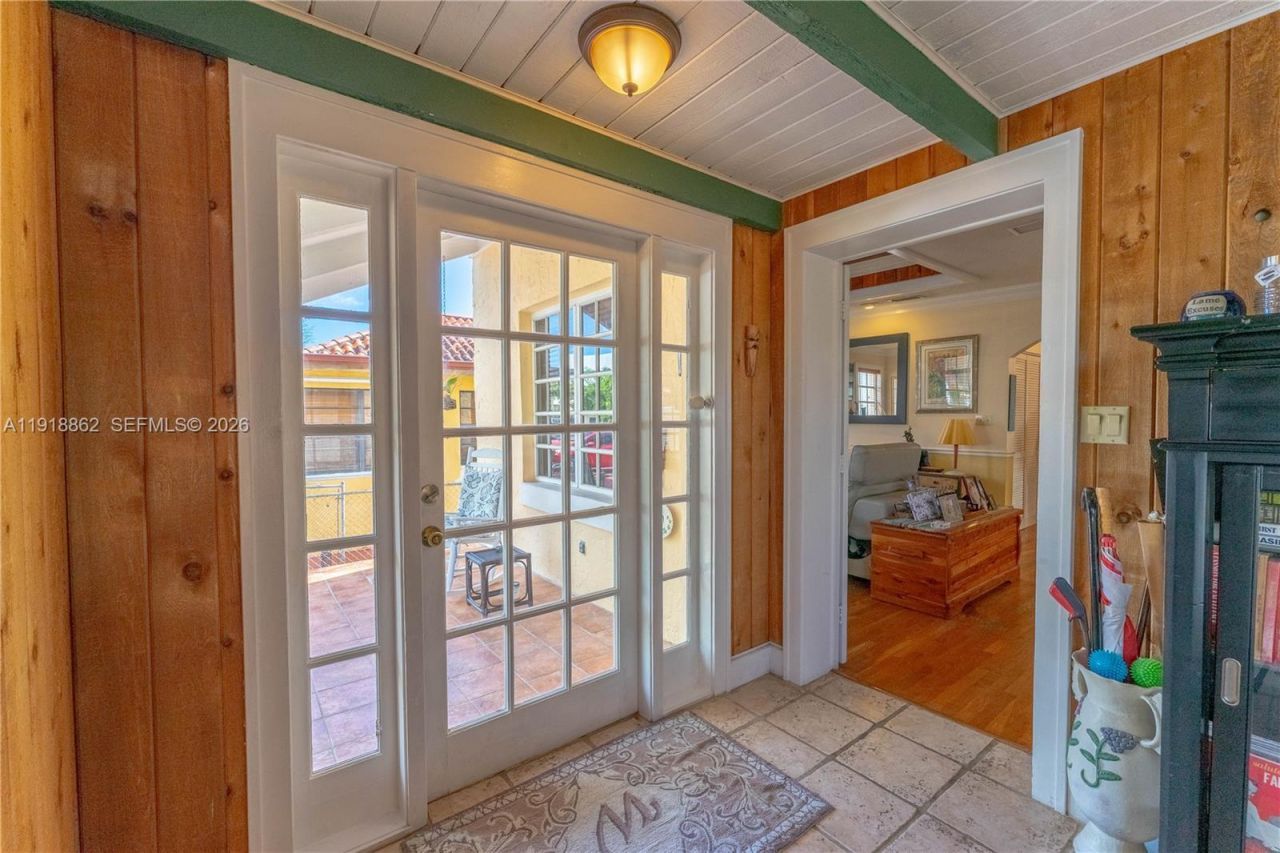 4250 SW 10th St, Miami, FL 33134 Photo