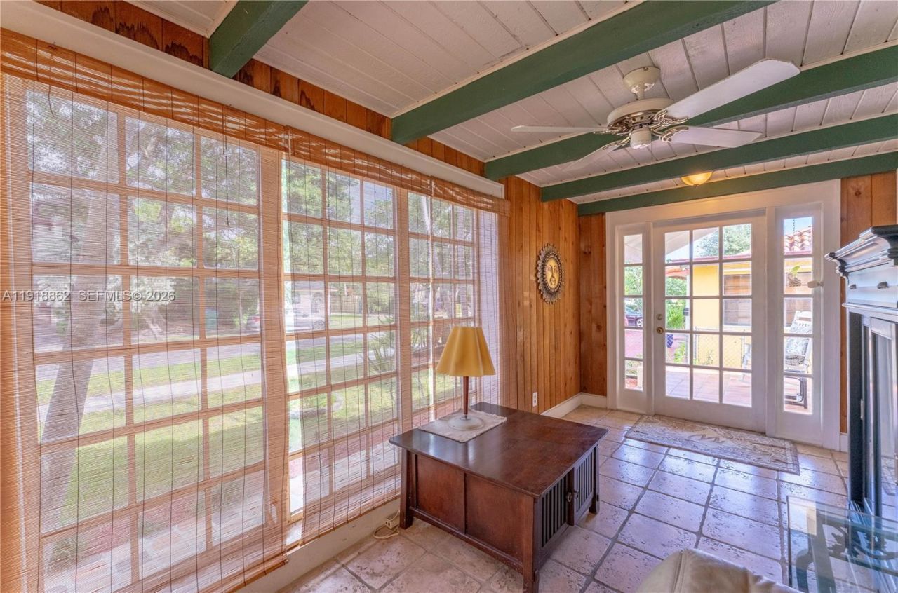 4250 SW 10th St, Miami, FL 33134 Photo