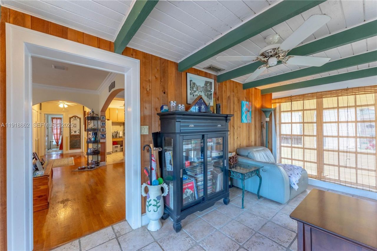 4250 SW 10th St, Miami, FL 33134 Photo