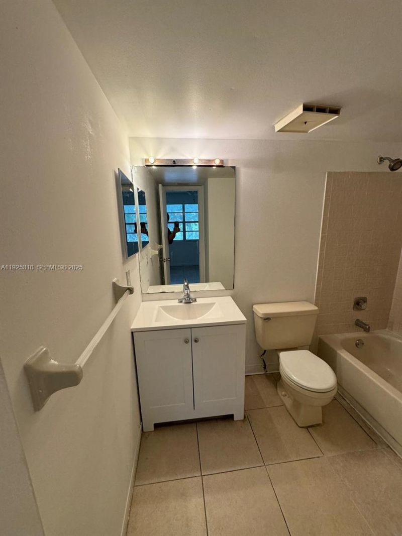 10120 Twin Lakes, Unit 11-G, Coral Springs, FL 33071 Photo