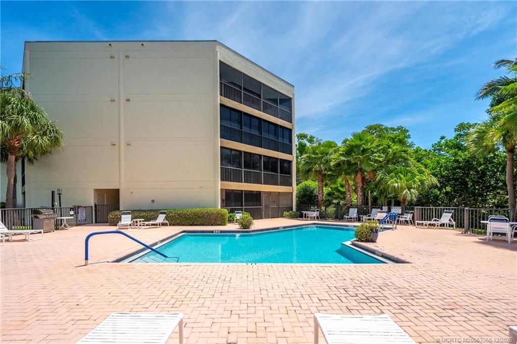221 NE Plantation Road, Unit 407, Stuart, FL 34996 Photo