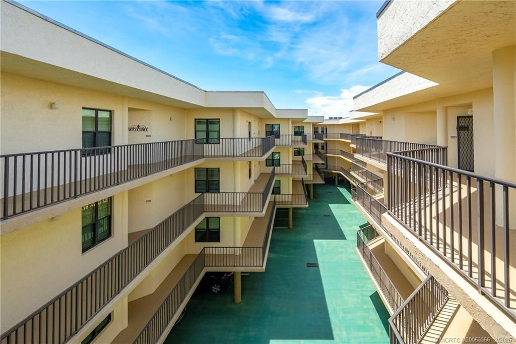 221 NE Plantation Road, Unit 407, Stuart, FL 34996 Photo